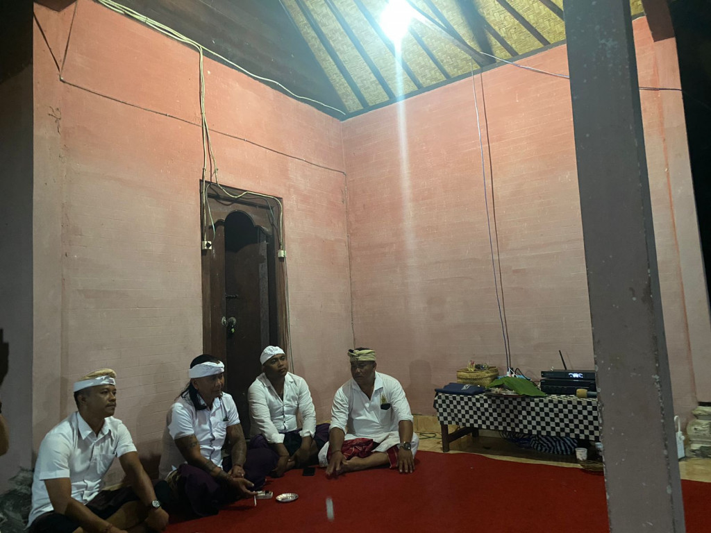 Karya Piodalan Mebangkit I di Pura Pucak Tandan Sari Br Angantiga
